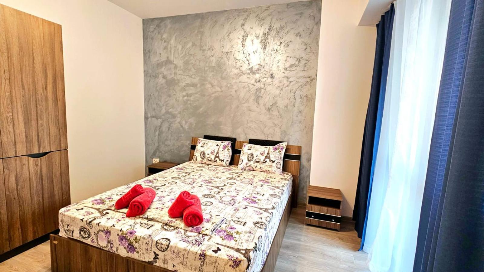 Evelyn Modern Apartment Near Palas Iasi Exterior photo